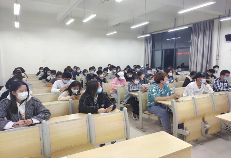 座谈会-正面听讲